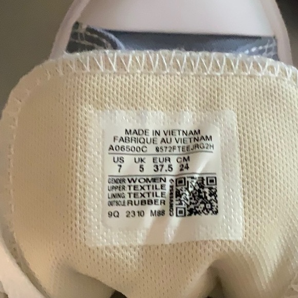 Converse - Picture 5 of 5